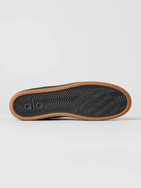 ALO Recovery Mode Sneaker – Black / White – view 24