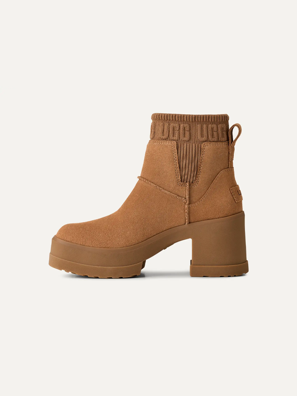 Women's UGG Moxy Chelsea Boots – Chestnut – view 4