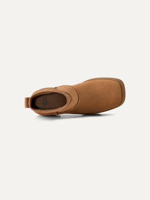 Women's UGG Moxy Chelsea Boots – Chestnut – view 6