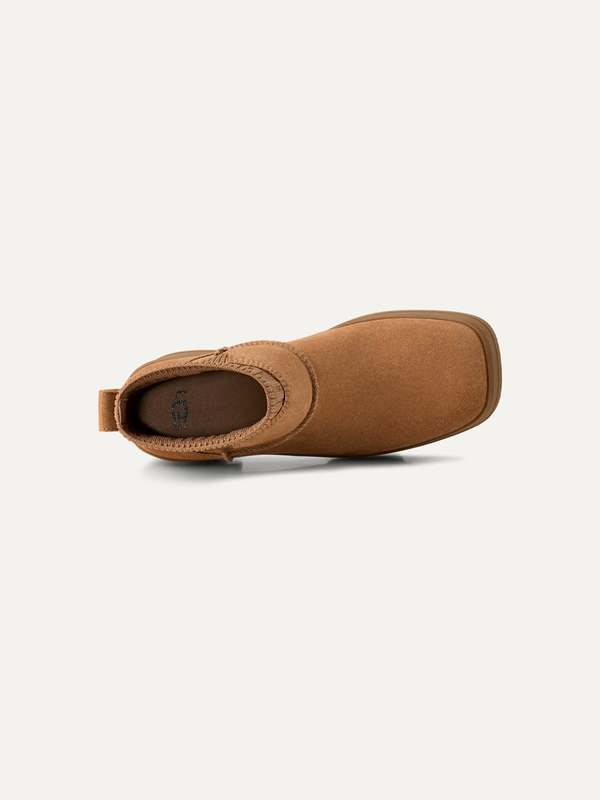 Women's UGG Moxy Chelsea Boots – Chestnut – view 6