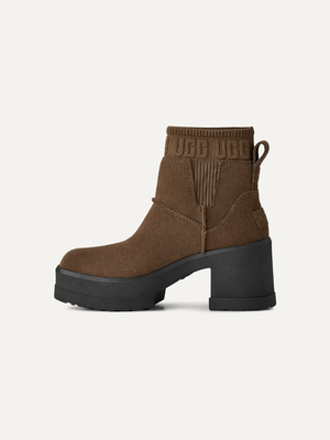 Women's UGG Moxy Chelsea Boots – Sand – view 19