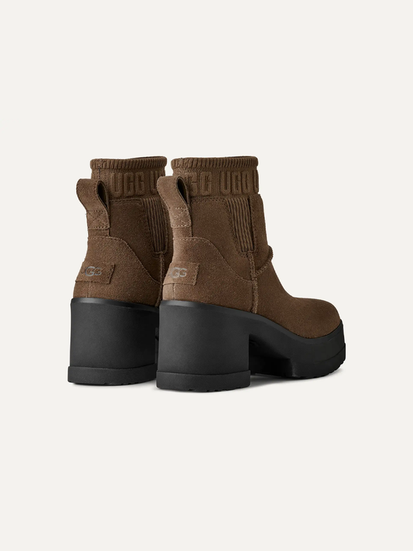 Women's UGG Moxy Chelsea Boots – Sand – view 18